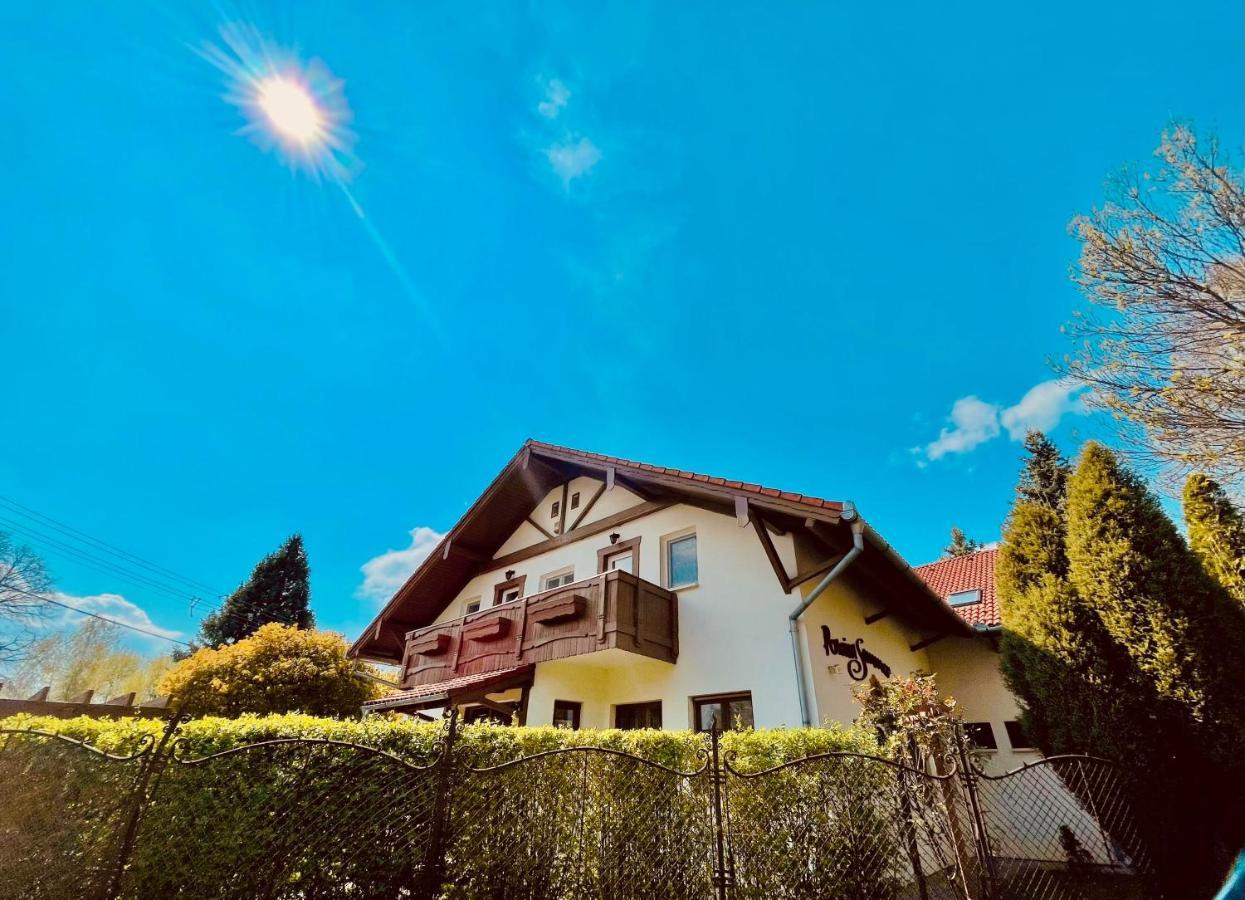 Sommer Panzio Balatonfoldvar Bagian luar foto