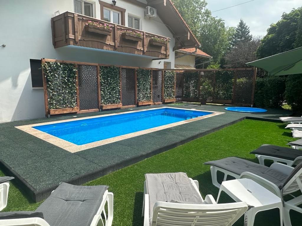 Sommer Panzio Balatonfoldvar Bagian luar foto